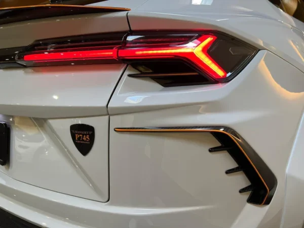 Forged Carbon Fiber WIDE BODY KIT LAMBORGHINI URUS - Image 9