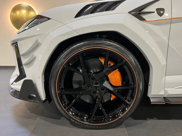 Forged Carbon Fiber WIDE BODY KIT LAMBORGHINI URUS - Image 15