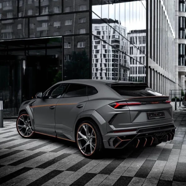 Forged Carbon Fiber WIDE BODY KIT LAMBORGHINI URUS - Image 11
